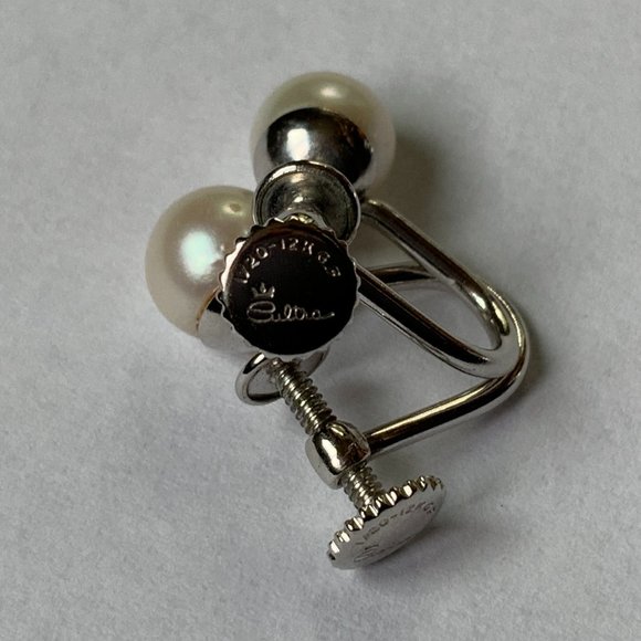 Cultra Vintage Cultured Pearl Screw Back Earrings - Picture 2 of 4